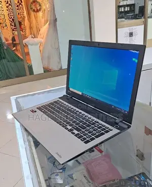 New Laptop Toshiba Satellite C665 4GB AMD A8 HDD 500GB