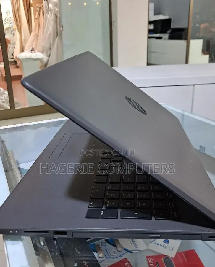 New Laptop HP 8GB Intel Core I7 HDD 1T