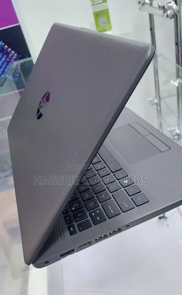 New Laptop HP Stream Notebook 8GB Intel Core I7 HDD 1T