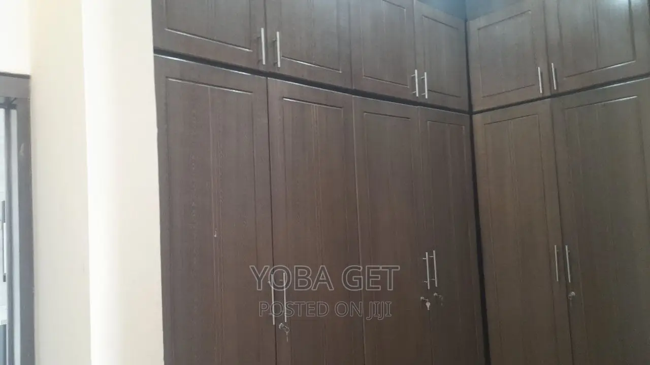 Furnished 5bdrm House in የሚሸጥ ቤት, Akaky Kaliti for sale