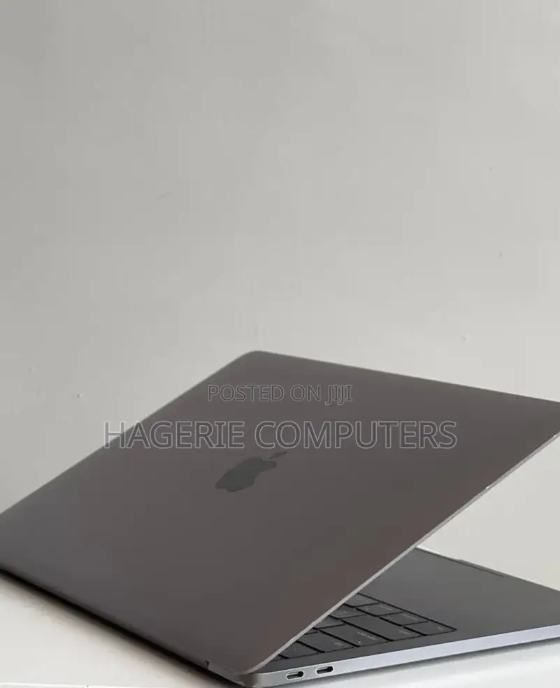 New Laptop Apple MacBook Pro 2017 8GB Intel Core I5 SSD 256GB