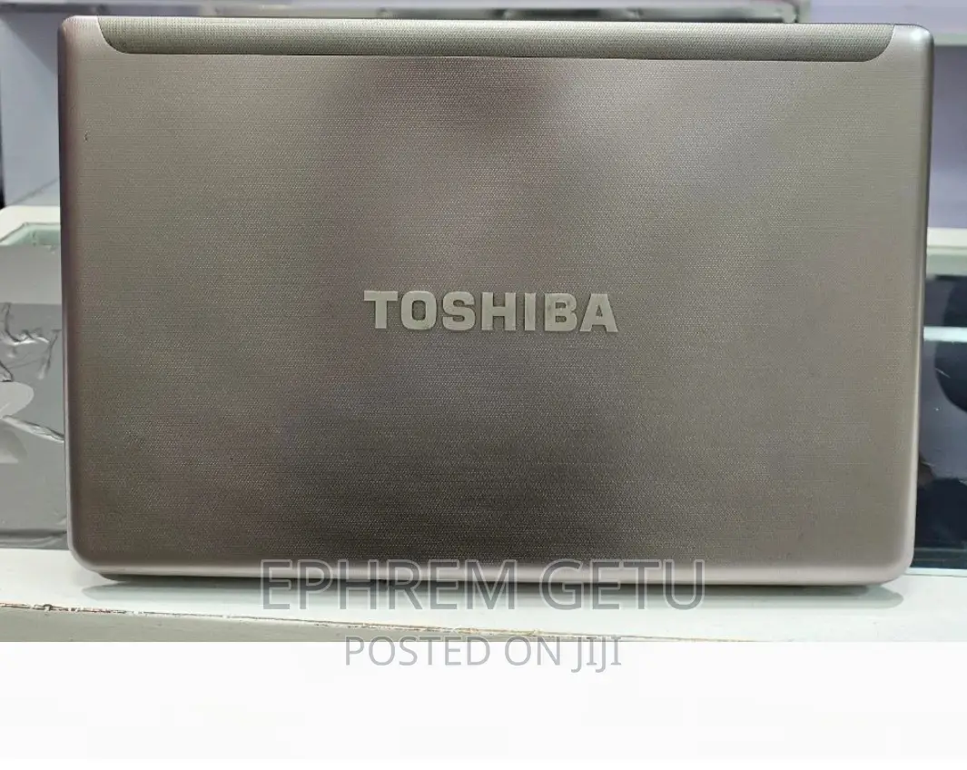 Laptop Toshiba Satellite C850 4GB Intel Core I5 HDD 750GB