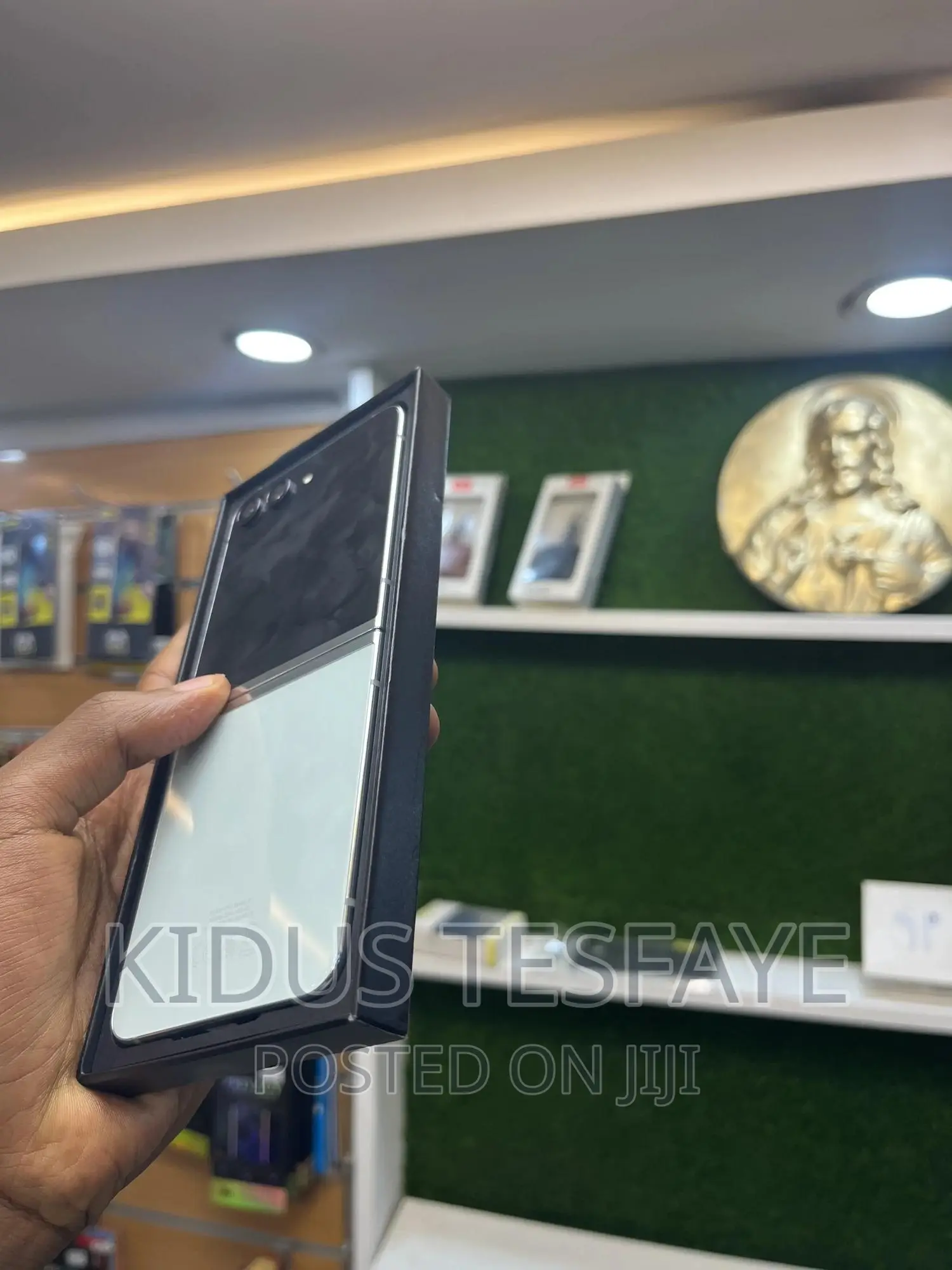 New Samsung Galaxy Z Flip 5 256 GB