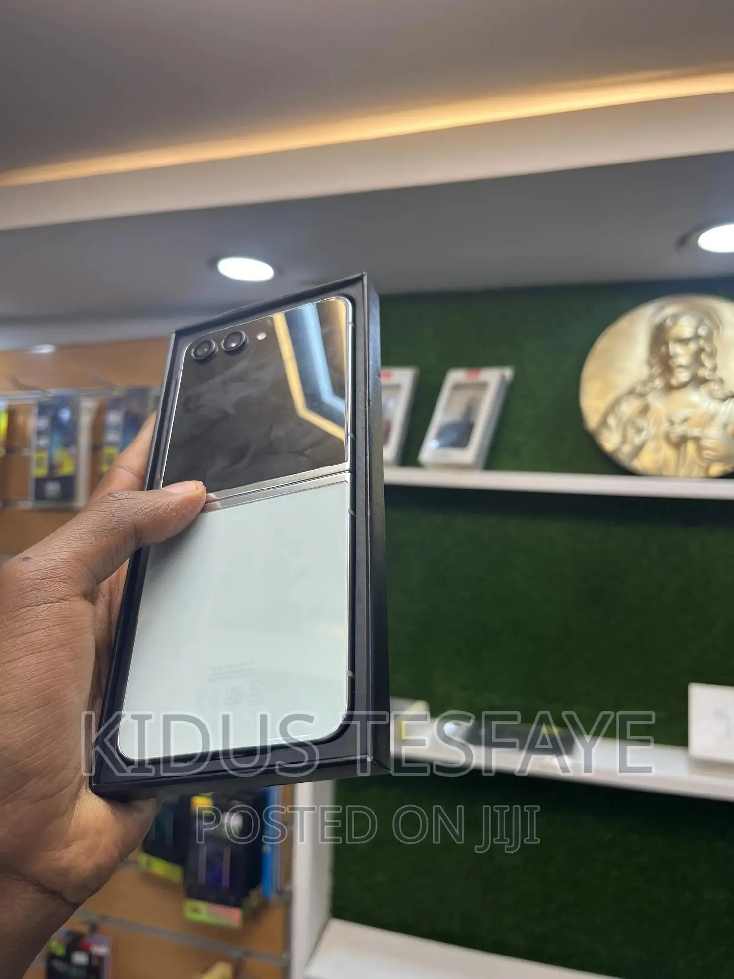 New Samsung Galaxy Z Flip 5 256 GB