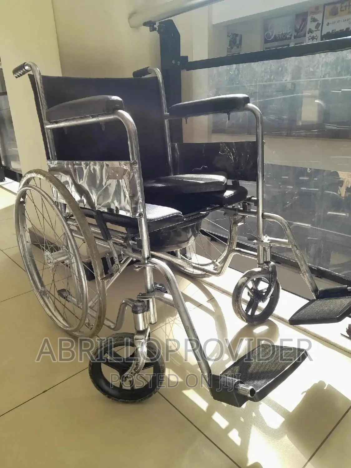 Second Toilet Wheelchair for Sell