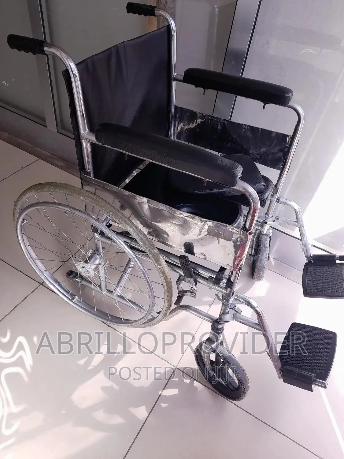 Toilet Wheelchair/Commode Wheelchair/Wheelchair/Used