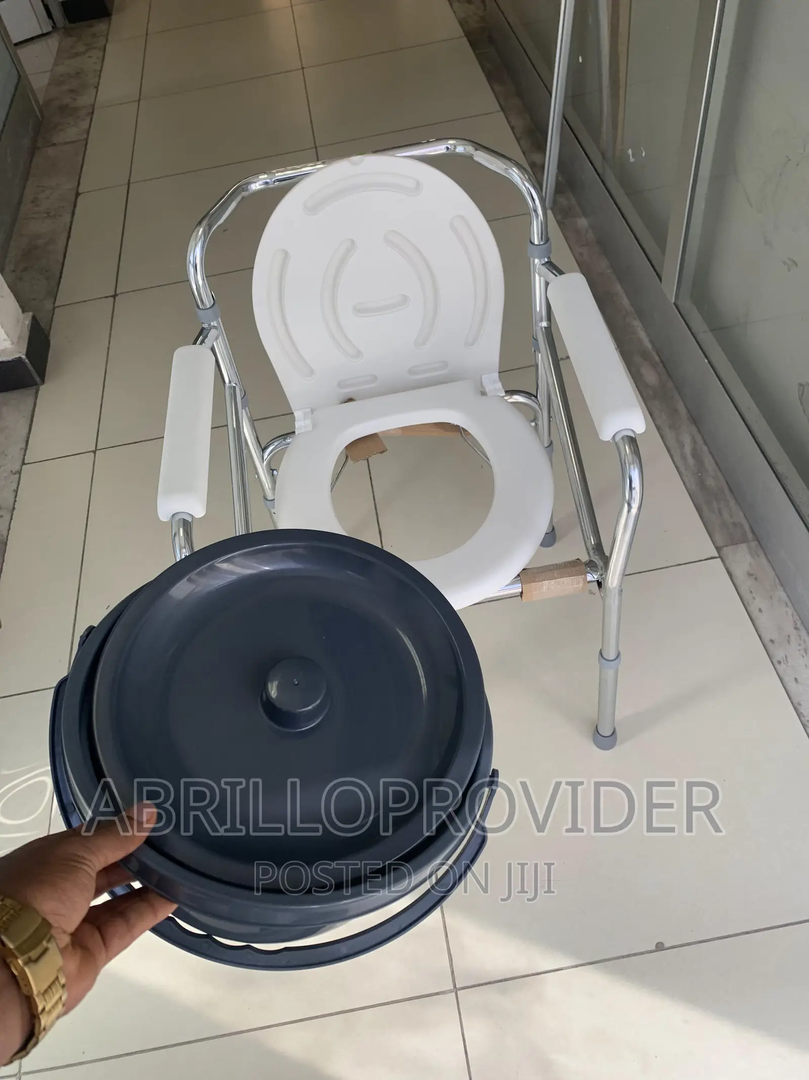 Bedside Commodes for Seniors and Commode Chair