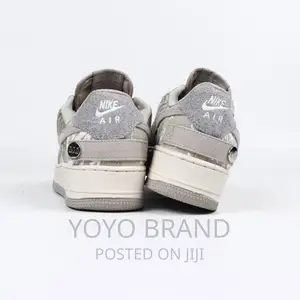 Photo - Orginal Nike Air Force 1 Travis