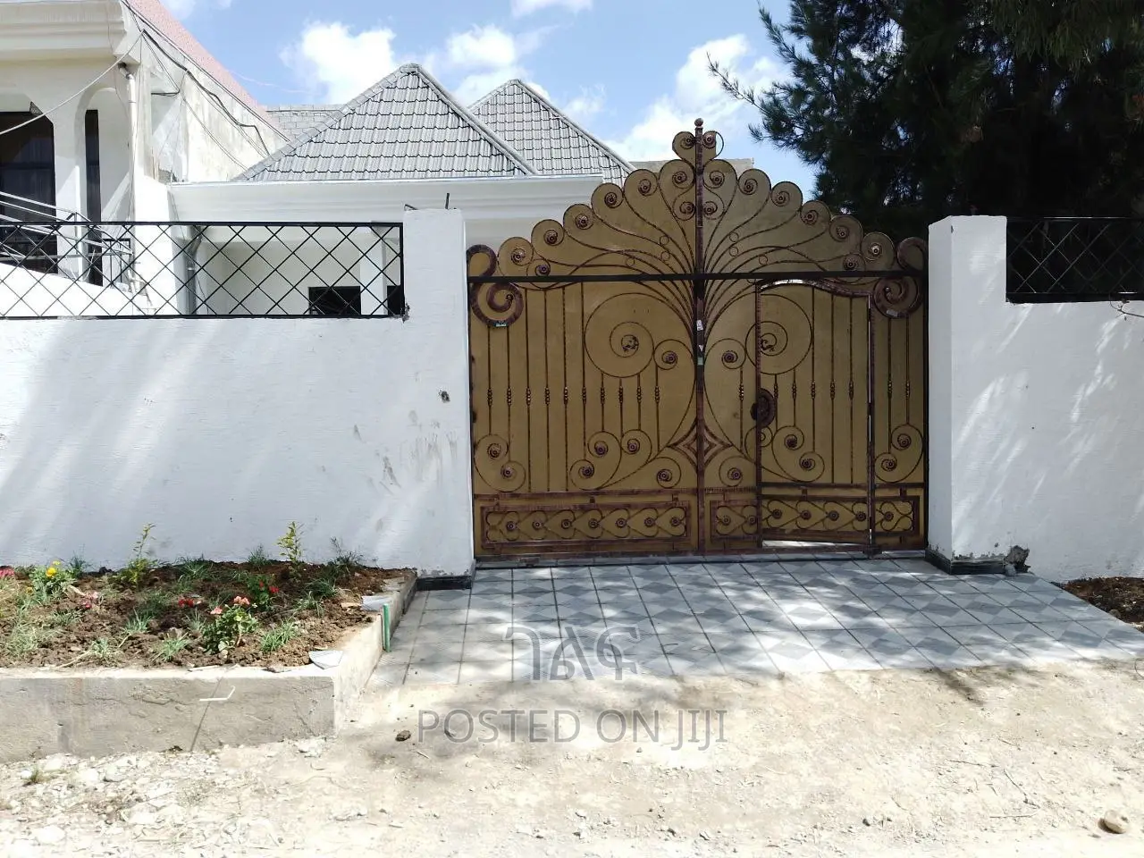 3bdrm Villa in የግል, Bole for sale