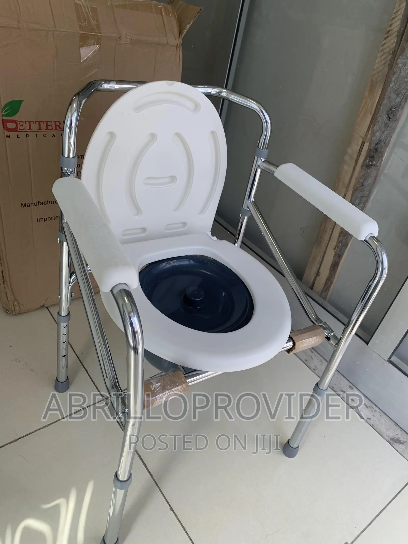 Commode Chair for Toilet With Arms, Height Adjustable