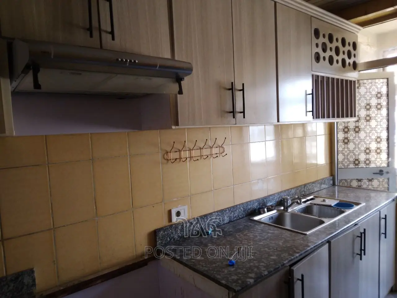 3bdrm Apartment in የግል, Bole for sale