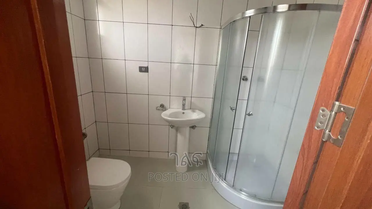 3bdrm Apartment in የግል, Bole for sale