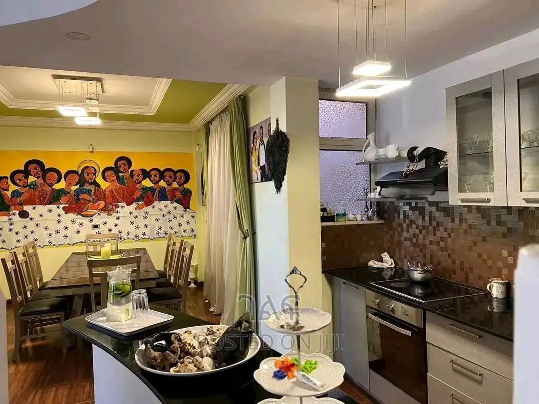 5bdrm House in የግል, Bole for sale