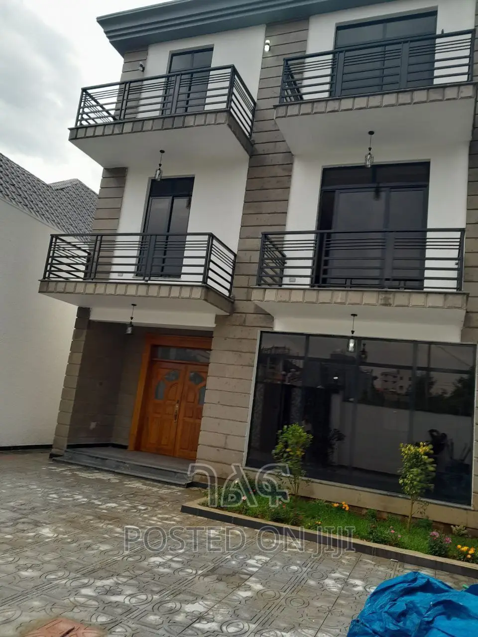 5bdrm House in የግል, Bole for sale