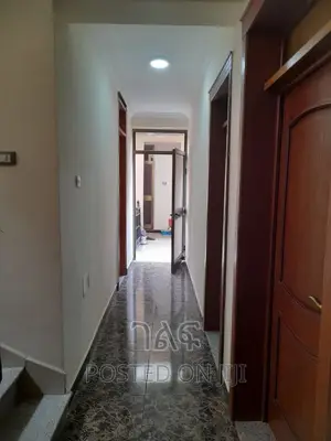 5bdrm House in የግል, Bole for sale