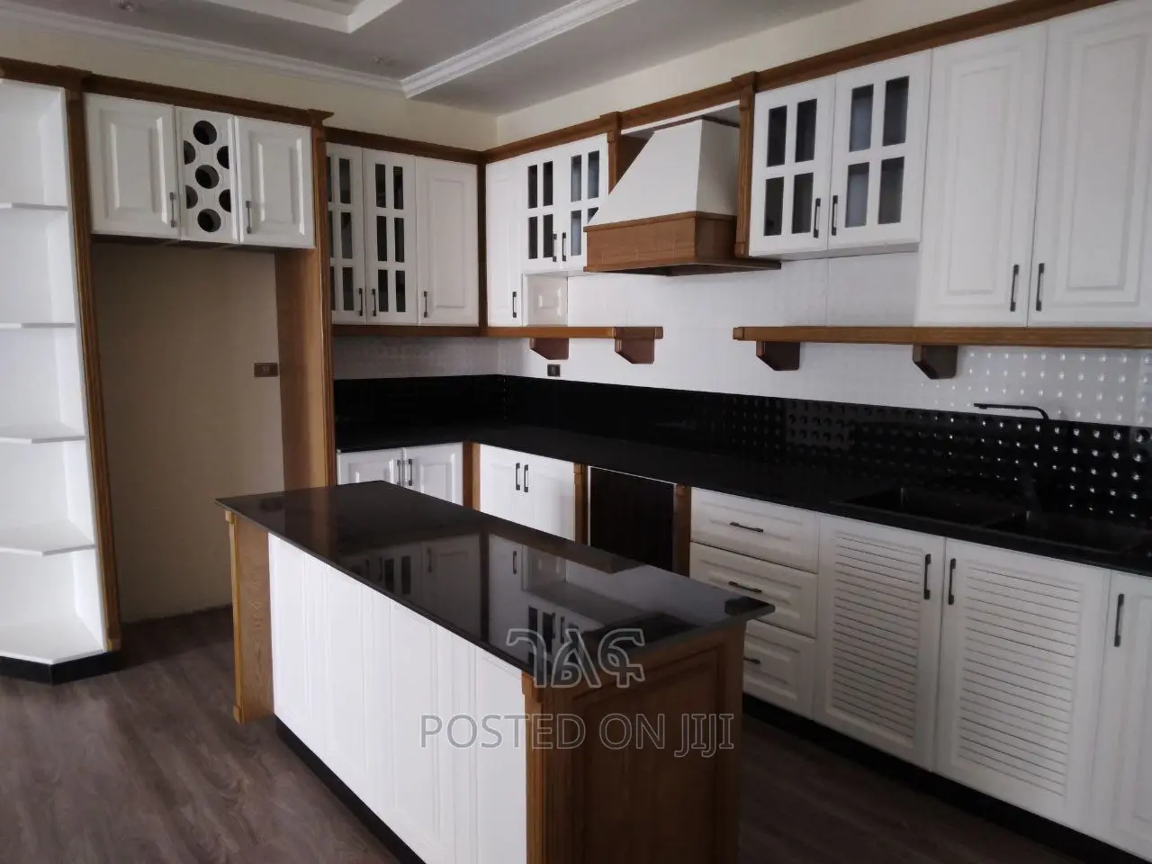 6bdrm House in የግል, Bole for sale