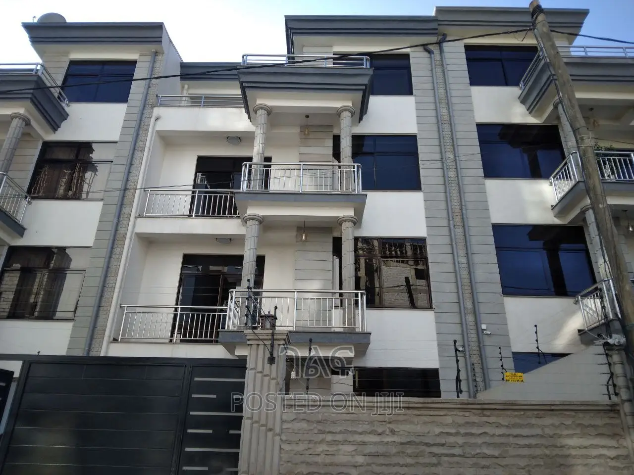 6bdrm House in የግል, Bole for sale