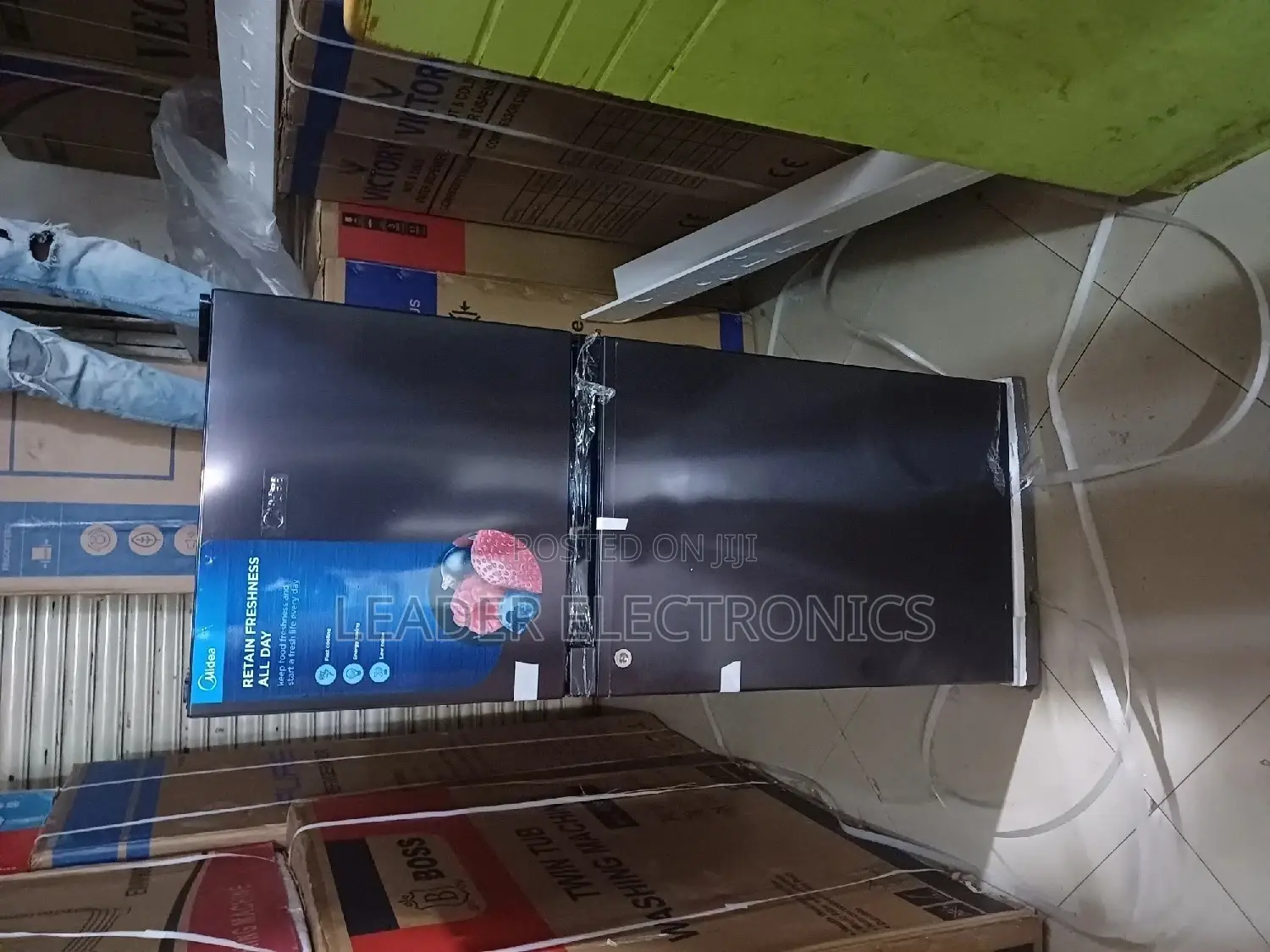 Media Refrigerator 187 Liter