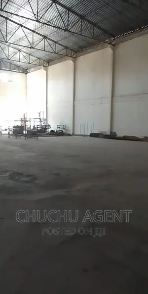 Photo - Warehouse Rent Saris Cadisco