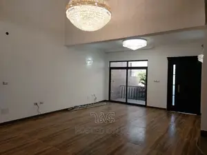 5bdrm House in የግል, Bole for sale