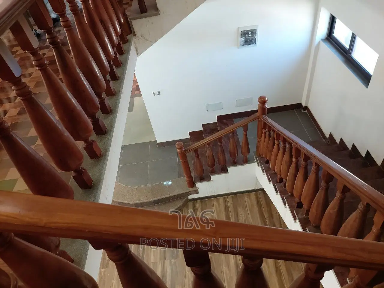 5bdrm House in የግል, Bole for sale