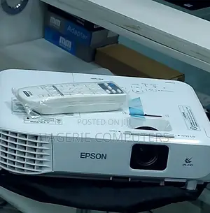 Brand New EPSON Projector So5