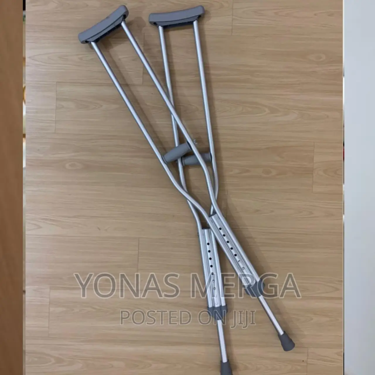 Crutches Medium 32x5x95-154 120kg Walking Mobility Aluminum