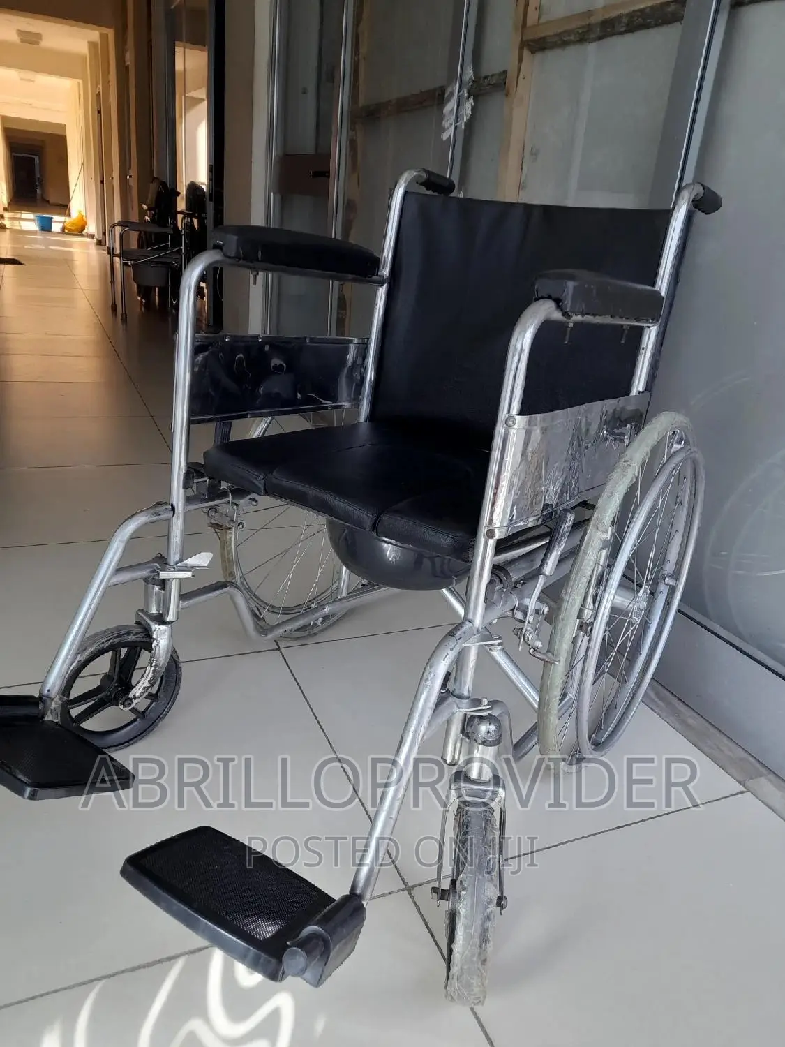 Commode Wheelchair/Slightly Used Wheelchair/Wheelchair