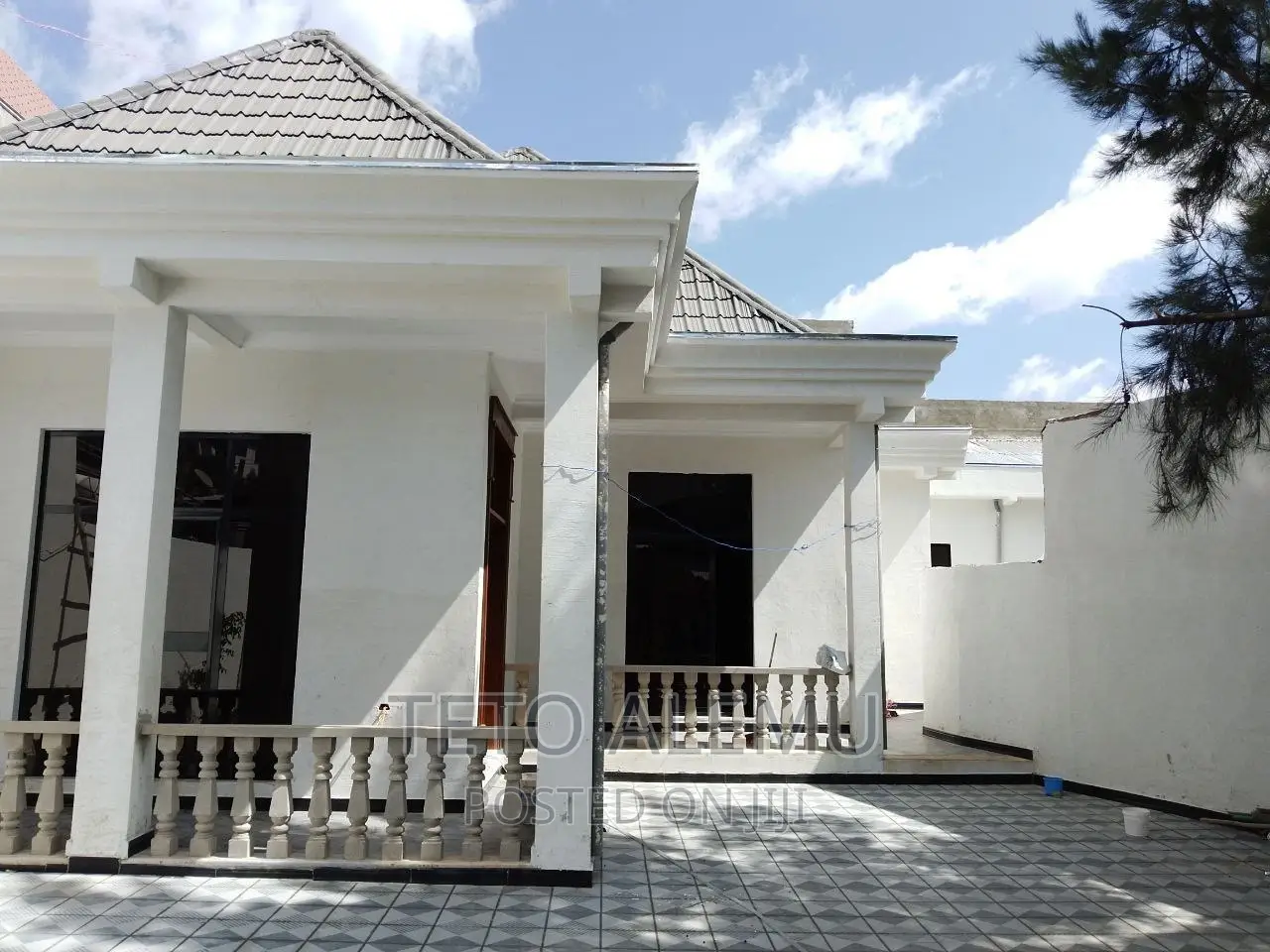 4bdrm Villa in የሚሸጥ ቪላ ቤት, Bole for sale