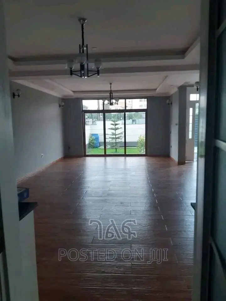 5bdrm House in የአያት ኮምፓውንድ ቅንጡ መኖሪያ, Bole for sale