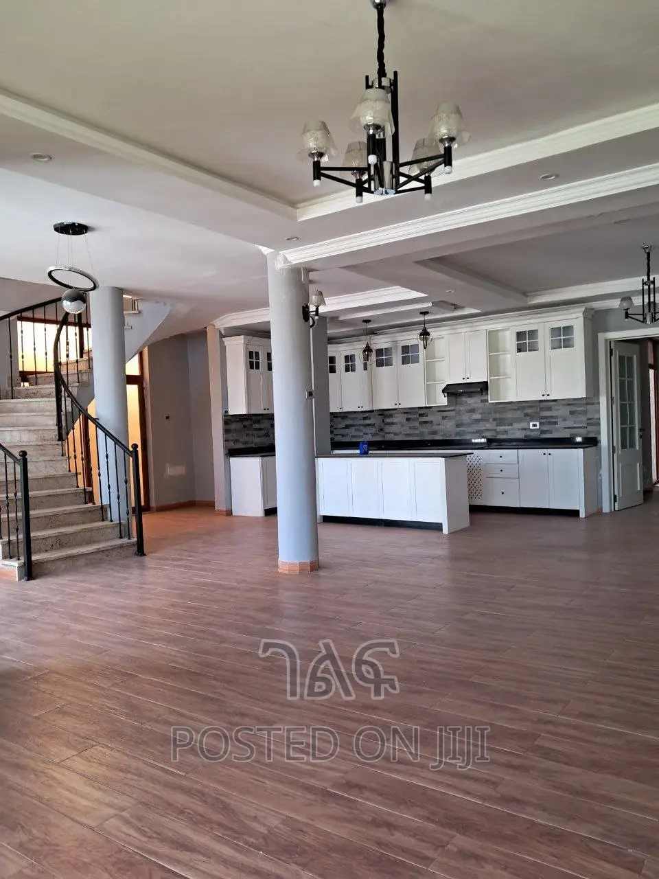 5bdrm House in የአያት ኮምፓውንድ ቅንጡ መኖሪያ, Bole for sale