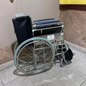 Wheelchair Foldable / Adjustable Pedals, More Space-Saving