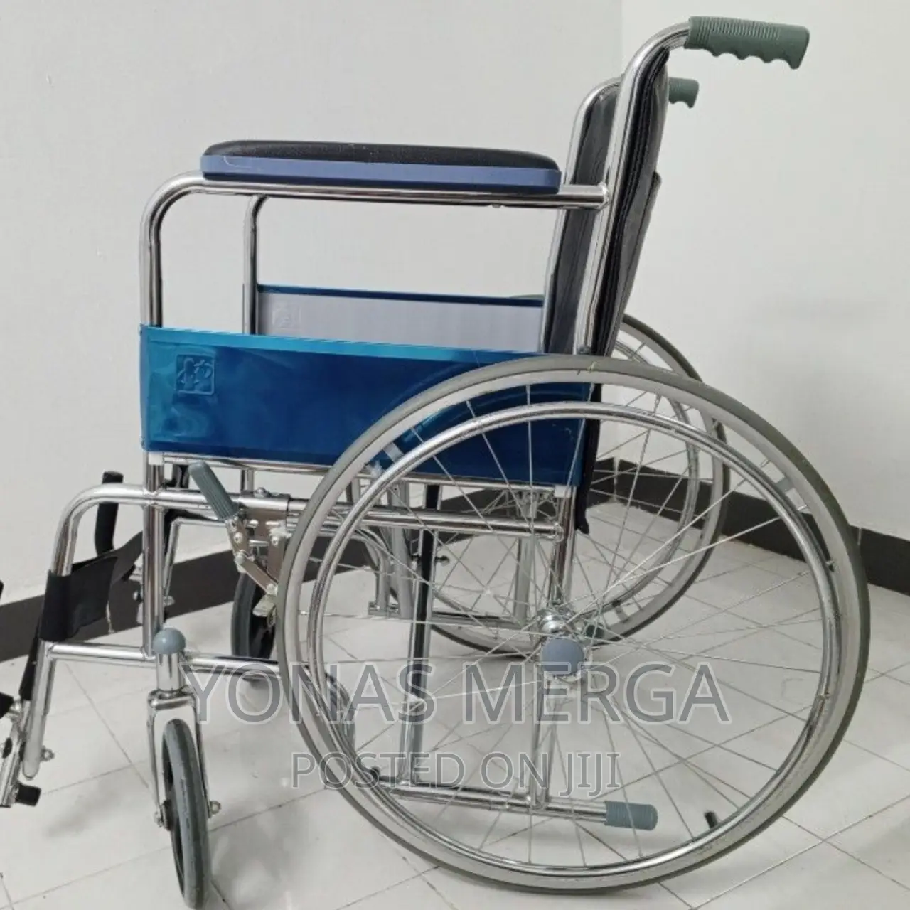 Wheelchair Foldable / Adjustable Pedals, More Space-Saving