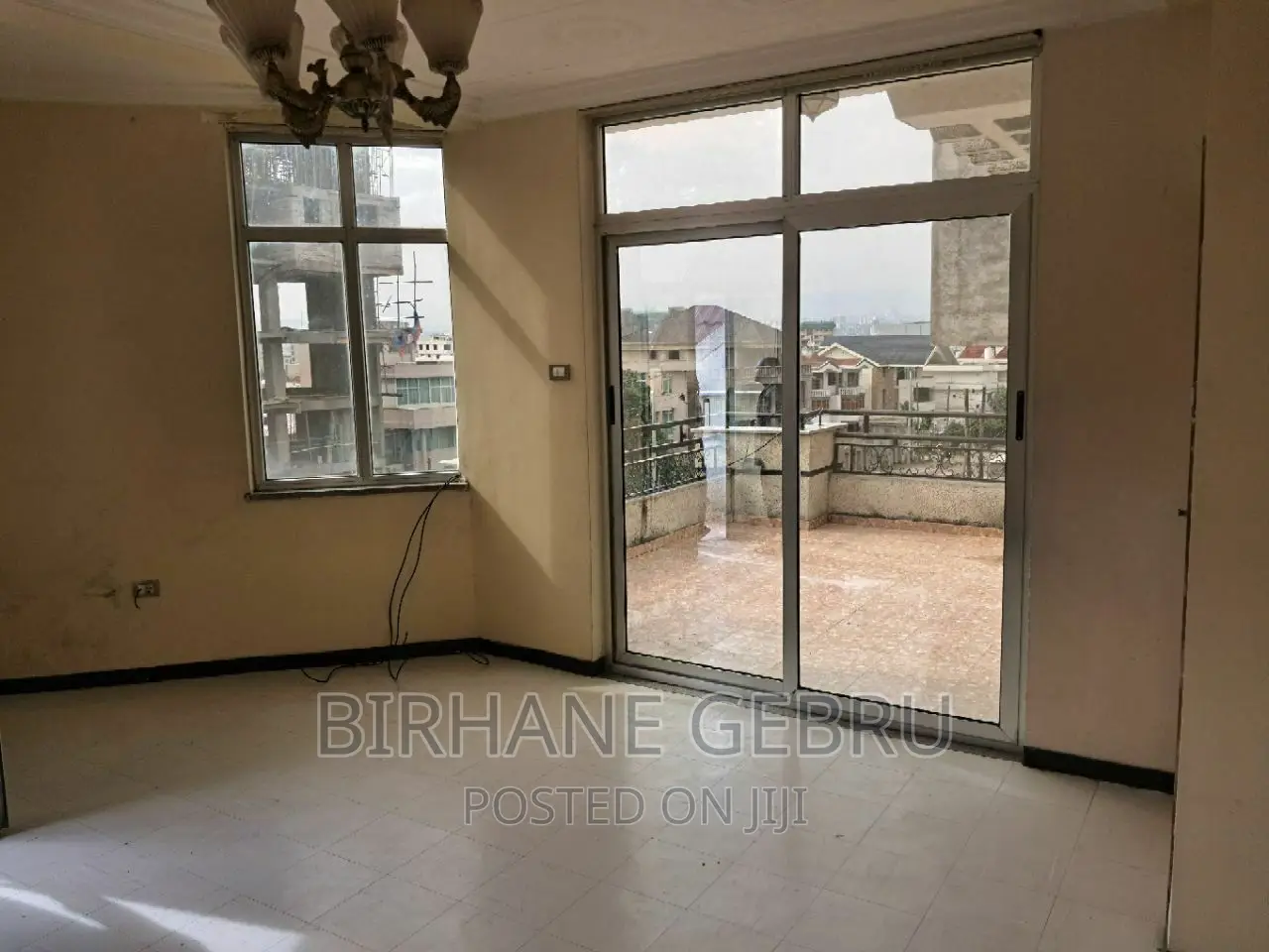 5bdrm House in House, Bole for rent