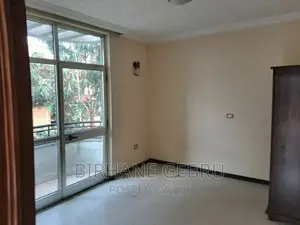 5bdrm House in House, Bole for rent