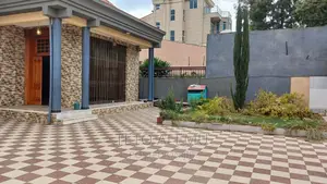 4bdrm Villa in የሚሸጥ ቪላ, Bole for sale