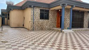 4bdrm Villa in የሚሸጥ ቪላ, Bole for sale