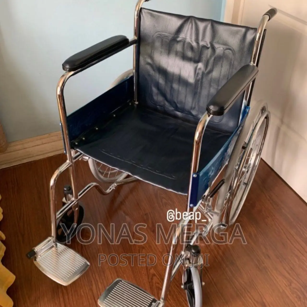 Wheelchair Durable Easy to Clean Seat Upholstery Rear Wheel