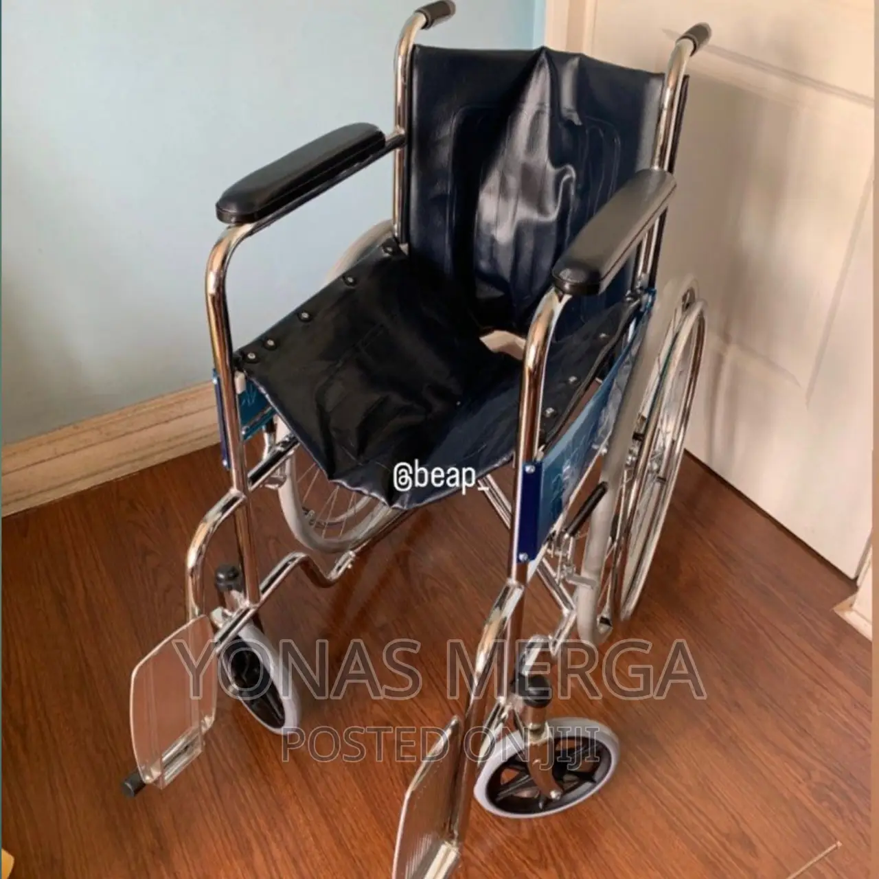 Wheelchair Durable Easy to Clean Seat Upholstery Rear Wheel