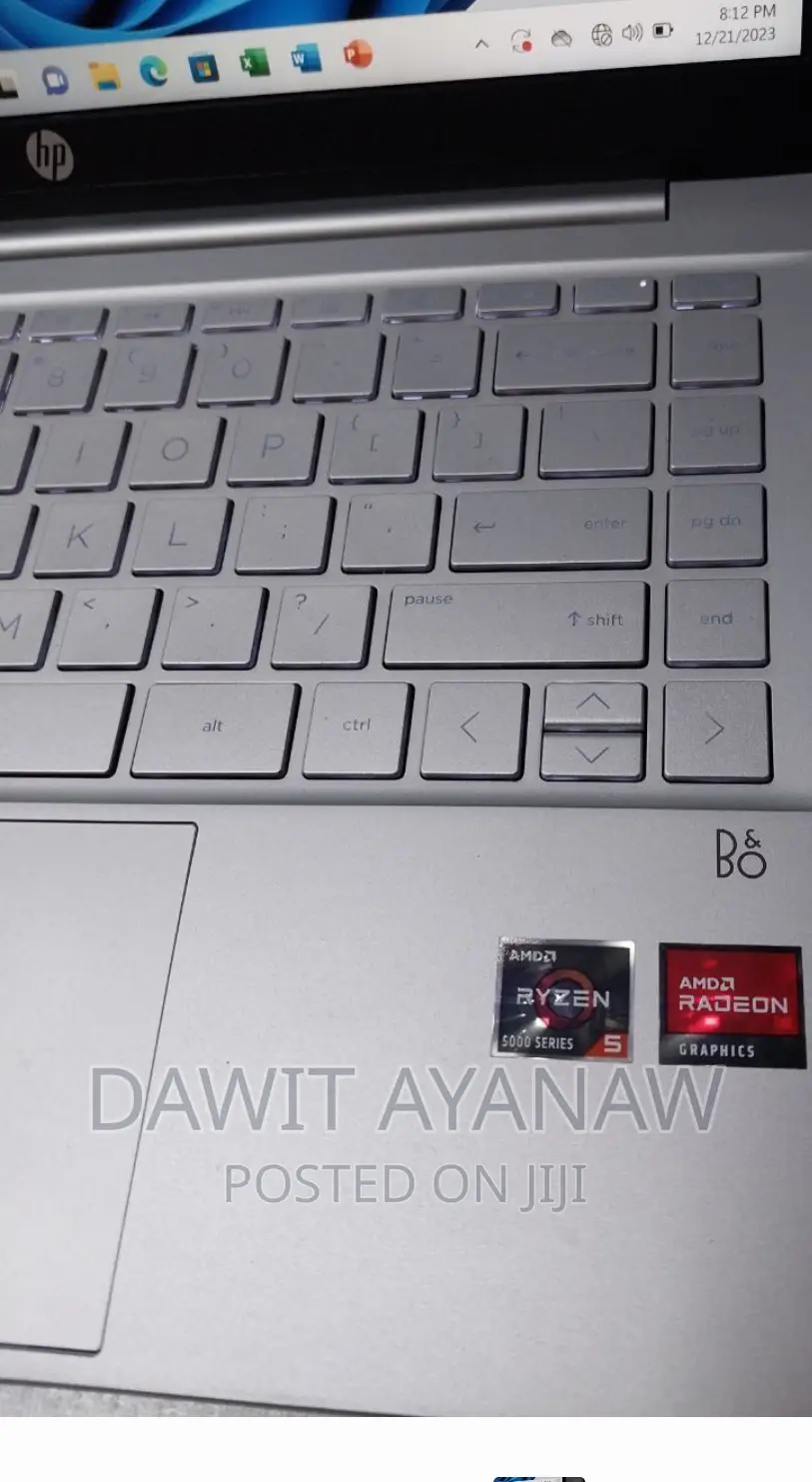 New Laptop HP 8GB AMD Ryzen 5 SSD 1T