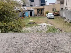 የሚሸጥ ቦታ ሰሚት