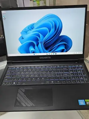 New Laptop Gigabyte AERO 15 16GB Intel Core I7 SSD 512GB