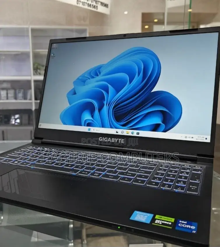 New Laptop Gigabyte AERO 15 16GB Intel Core I7 SSD 512GB