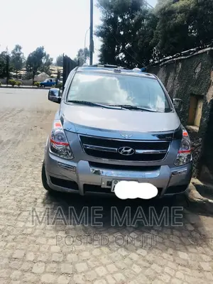 Photo - Hyundai Starex 2015 Silver