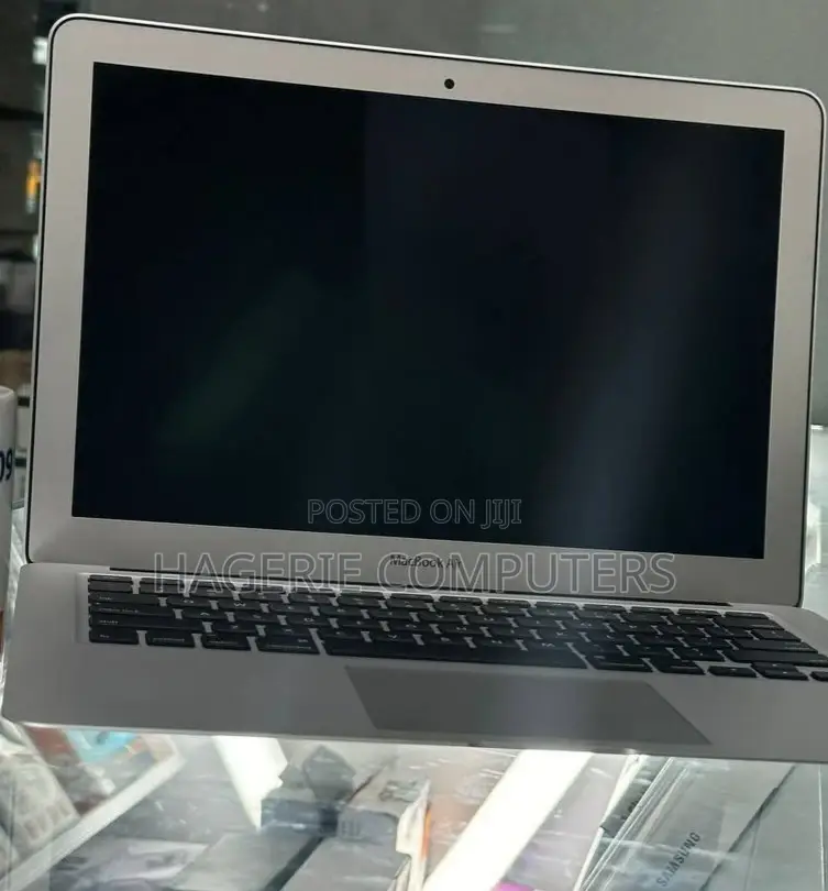 New Laptop Apple MacBook 2017 8GB Intel Core I5 SSD 128GB