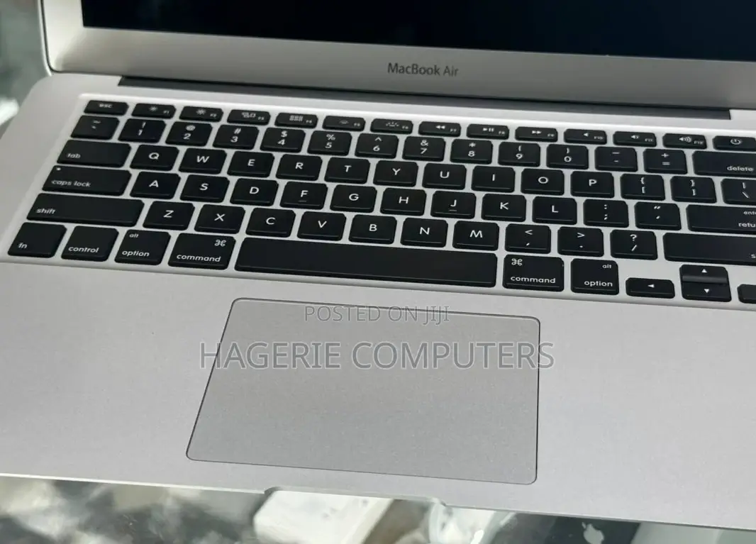 New Laptop Apple MacBook 2017 8GB Intel Core I5 SSD 128GB