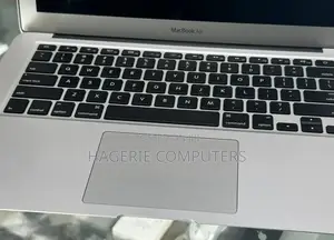 New Laptop Apple MacBook 2017 8GB Intel Core I5 SSD 128GB