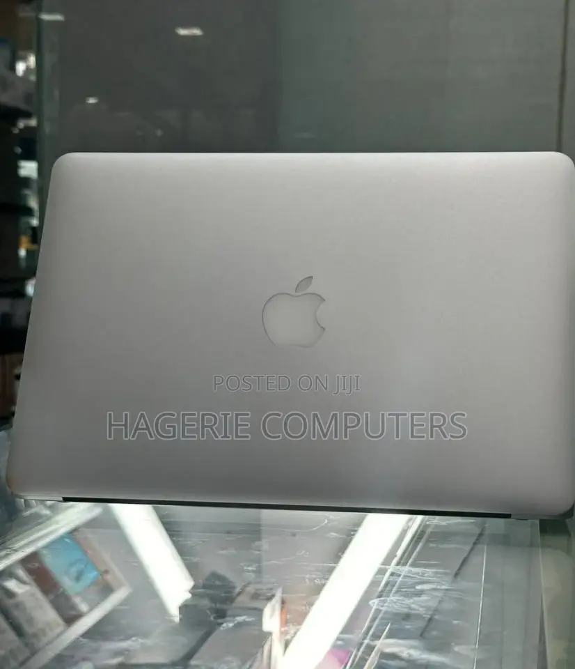 New Laptop Apple MacBook 2017 8GB Intel Core I5 SSD 128GB