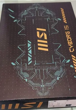 New Laptop MSI Creator 17 B11ug-415 8GB Intel Core I7 SSD 512GB