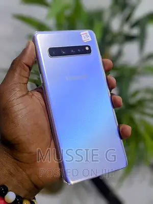 New Samsung Galaxy S10 5G 256 GB Silver